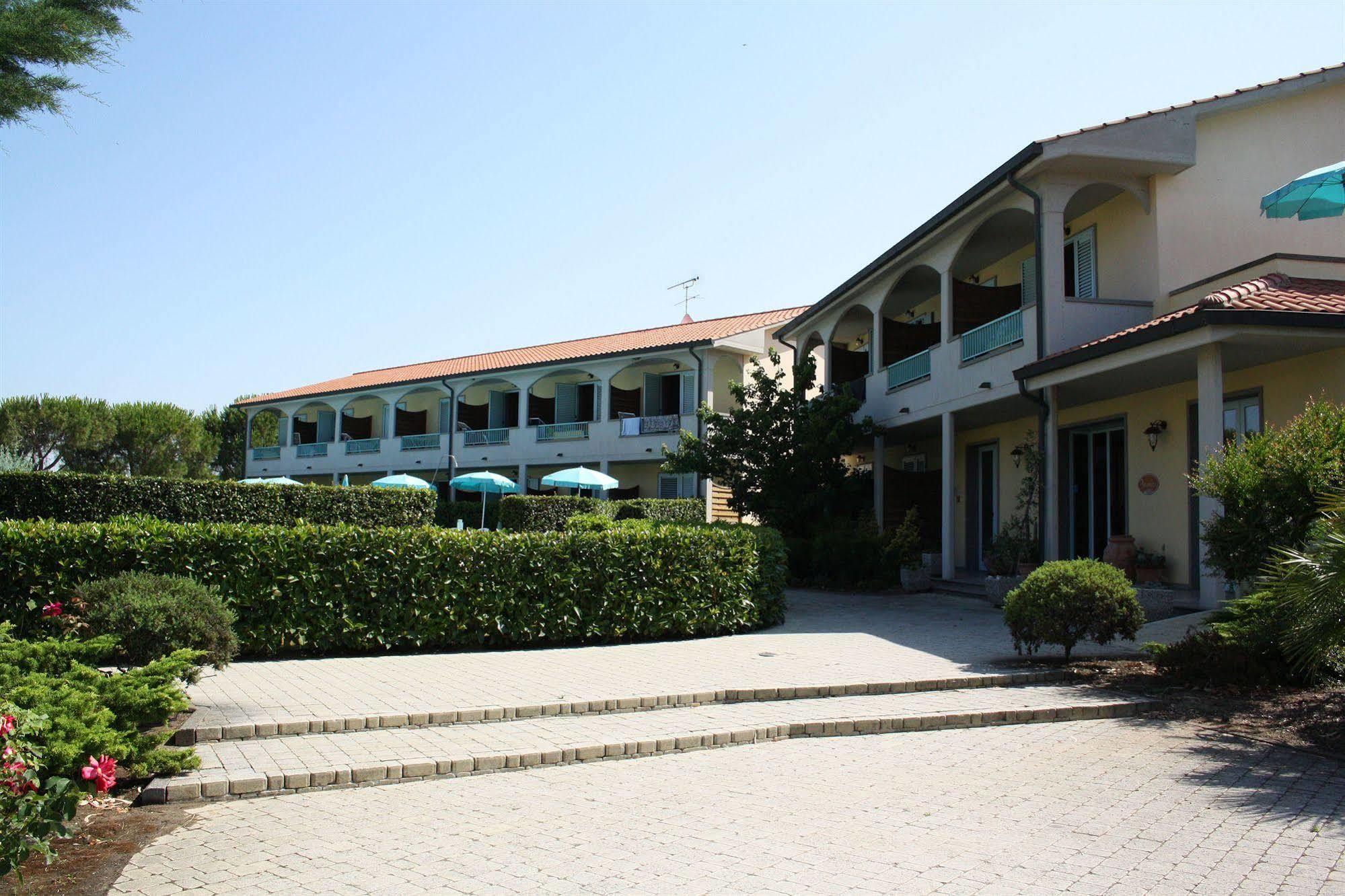 Hotel Residence La Ventola Vada Exterior photo